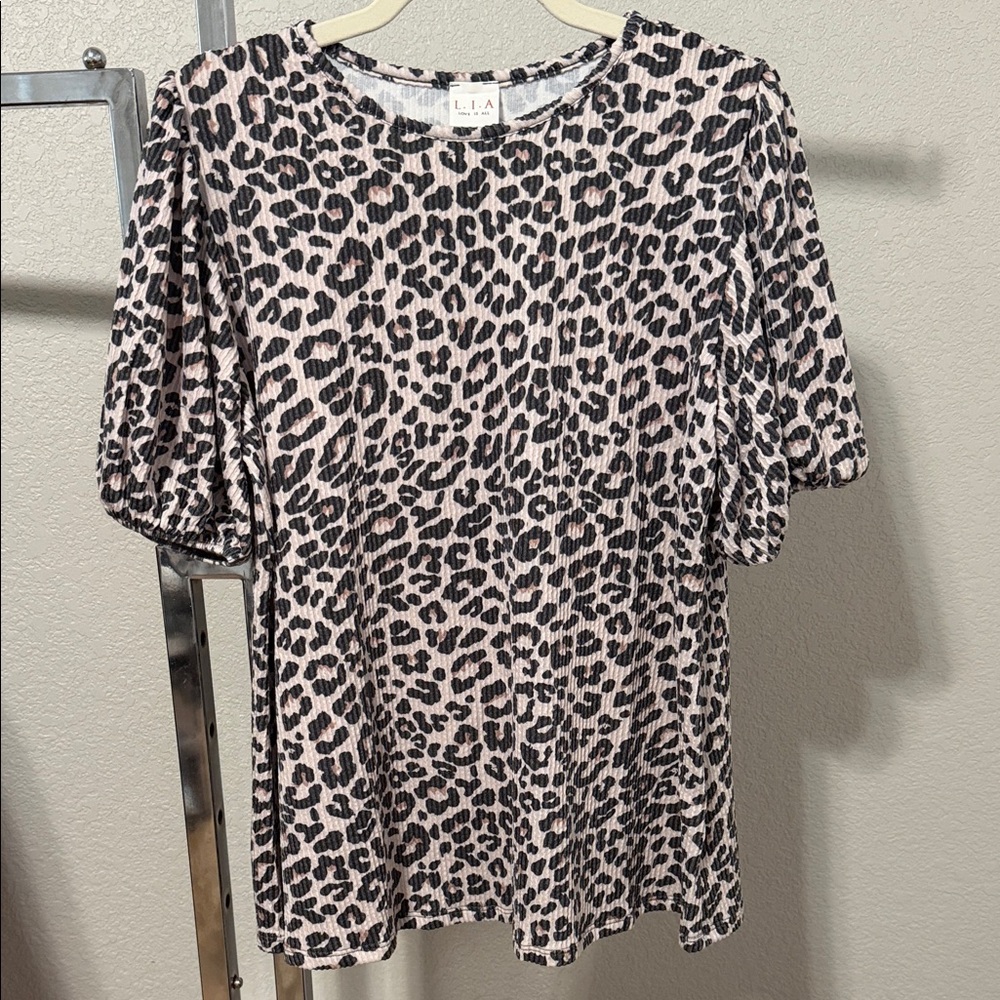 Boutique Leopard Print Women's Top NWOT